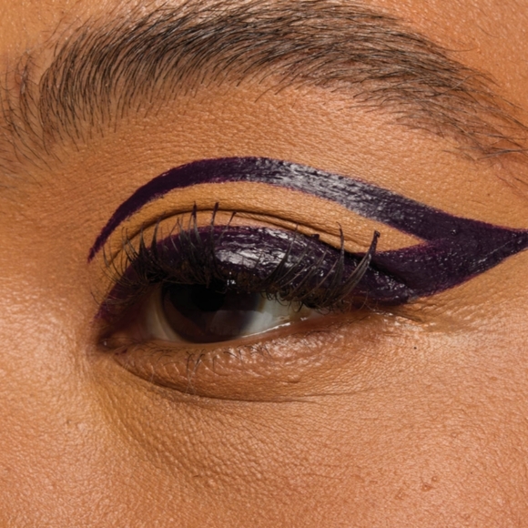 NYX LIMITED EDITION WEDNESDAY CELLO EYELINER LIP OIL BLUSH & BLACK LINER - Picture 8 of 15